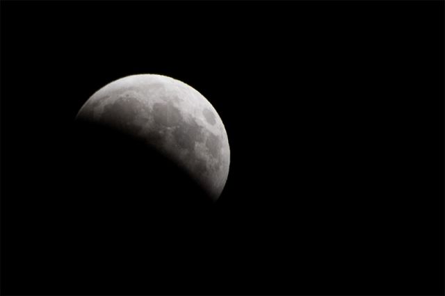 Eclissi parziale di luna 16 Agosto 2008 (di Raffaele Mirarchi)