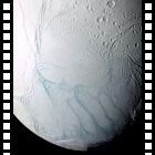 Sorvolando Encelado